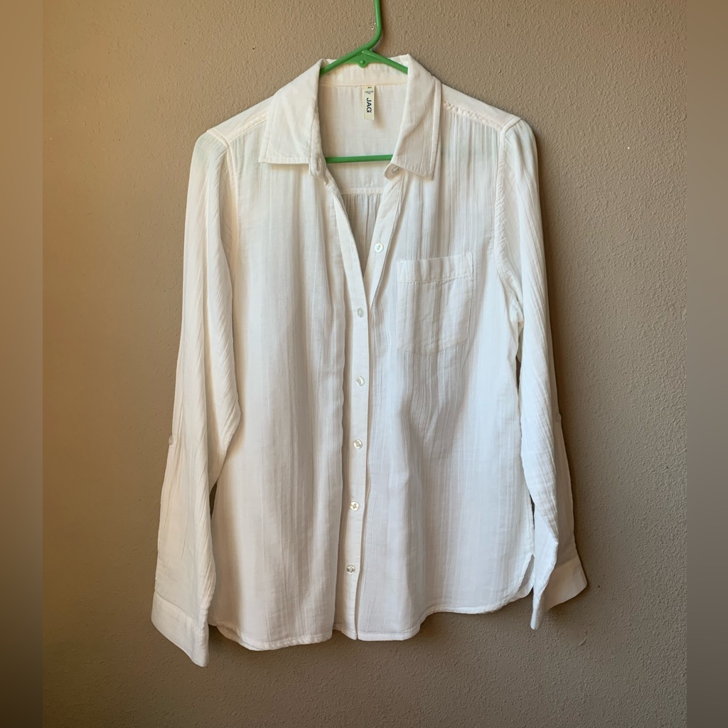 Jag White Button Down Blouse. Size M.